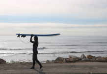surfeuse planche en mousse 1ère session reprise du surf