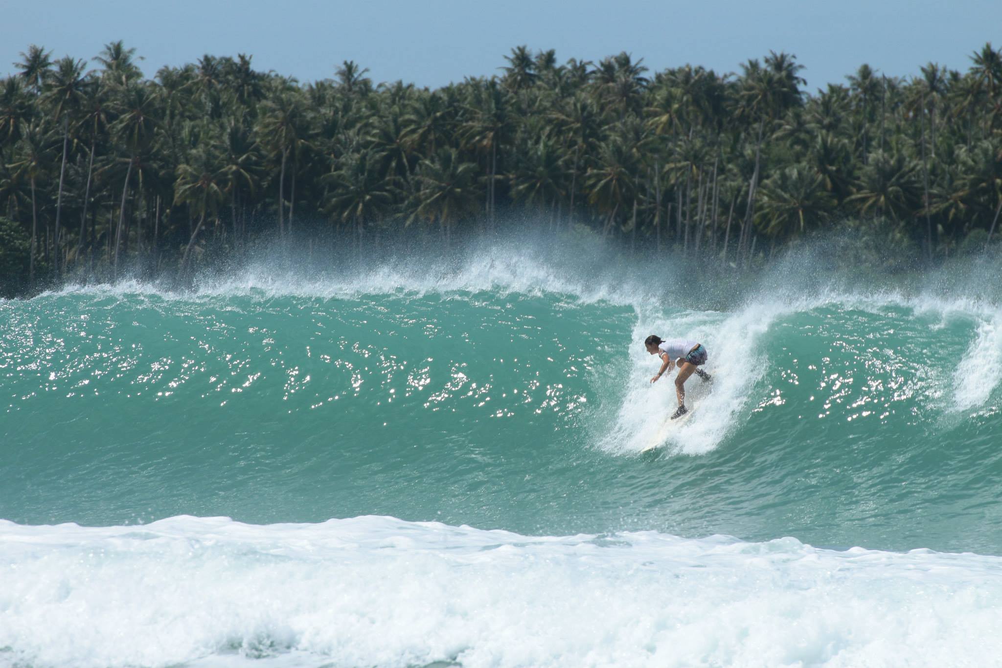Late take off, Tube nias, Indonésie, surfeuse, surf fille blog